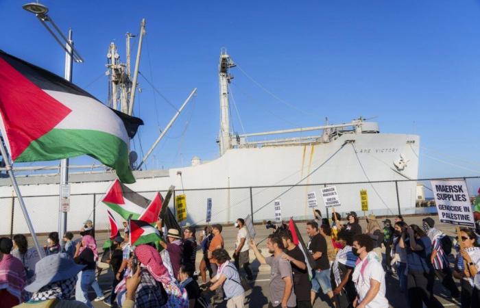 sulla rotta delle navi portacontainer, opposizione alla consegna di armi a Israele