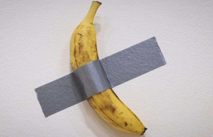 Una banana proclamata opera d'arte è stata venduta per 6,2 milioni di dollari a New York