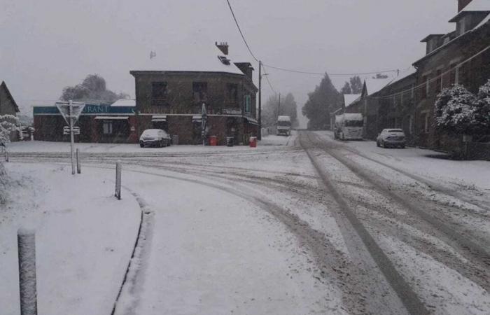 NELLE IMMAGINI. Il paese di Flers si risveglia sotto la neve: un decoro natalizio