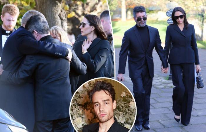 Simon Cowell scoppia a piangere e abbraccia i genitori di Liam Payne al funerale del defunto cantante nel Regno Unito