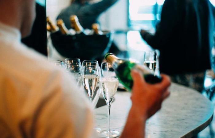 Questa offerta di sei bottiglie di champagne al prezzo di quattro è semplicemente imbattibile