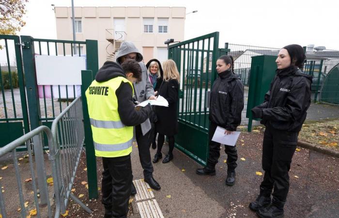 CHENÔVE: Il liceo professionale prende il nome di Roland Carraz