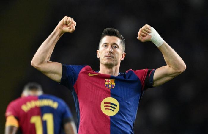 La stella dell'FC Barcelona Lewandowski ha accettato di unirsi al Manchester United