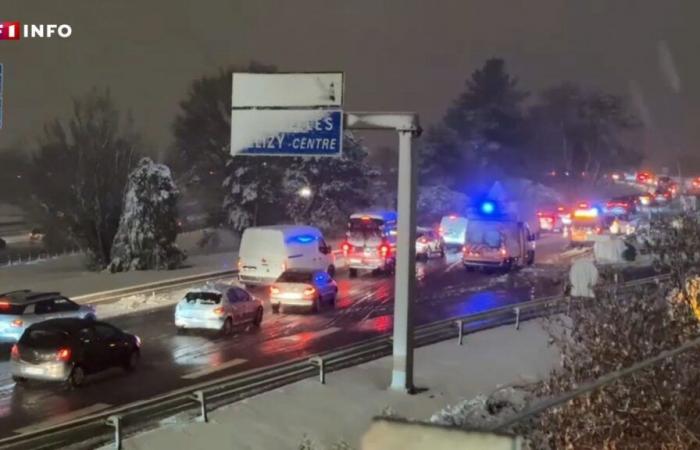 Episodio nevoso in Île-de-France: 400 km di ingorghi, caos negli aeroporti e nelle stazioni ferroviarie