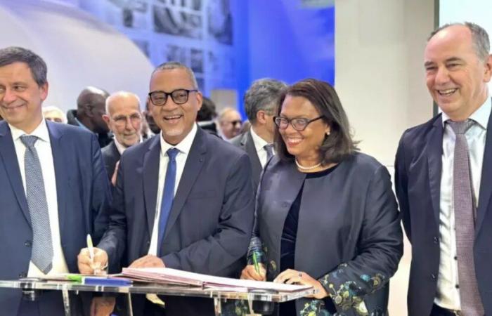 Firma di un accordo tra EDF Archipel Guadeloupe e l'Associazione dei sindaci della Guadalupa per ridurre i tempi di connessione del territorio all'elettricità in occasione del Congresso dei sindaci