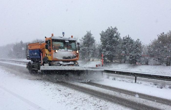 Neve nel nord della Franca Contea: auto nei fossati e camion schiacciati