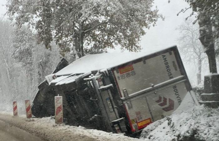 NELLE IMMAGINI. Il paese di Flers si risveglia sotto la neve: un decoro natalizio