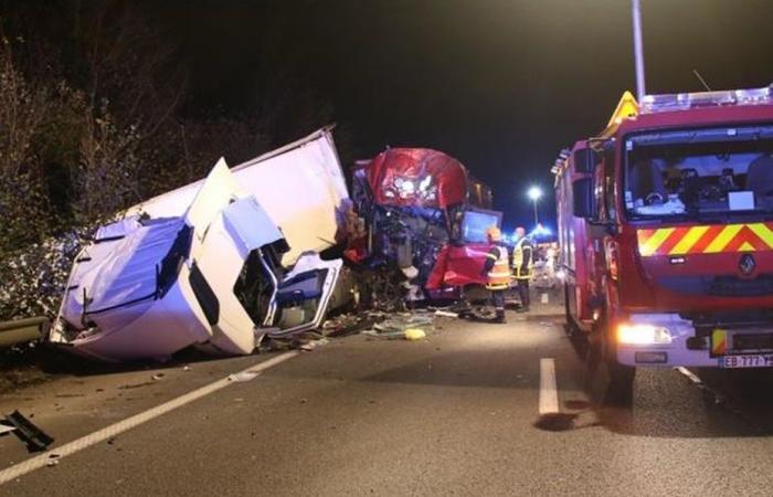 dopo uno scontro tra due camion, l'autostrada A1 si è fermata per decine di chilometri in direzione Parigi-Lille