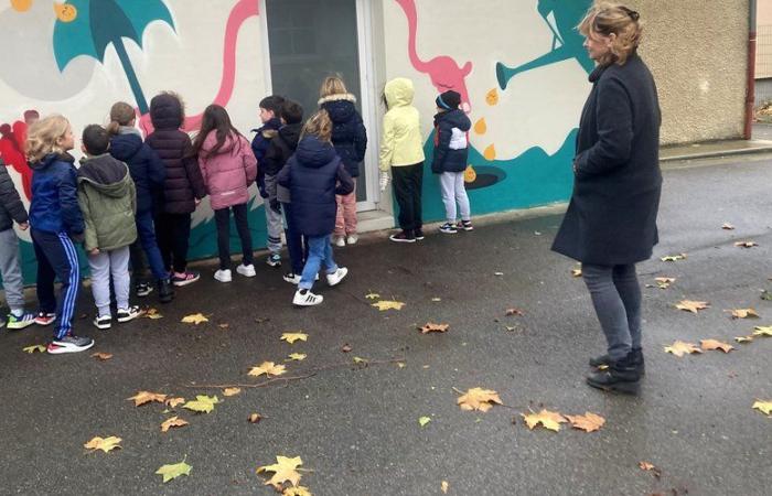 Prendersi cura del “piccolo angolo”: in questa scuola dell'Aude gli studenti hanno trasformato i bagni grazie ad un affresco partecipativo