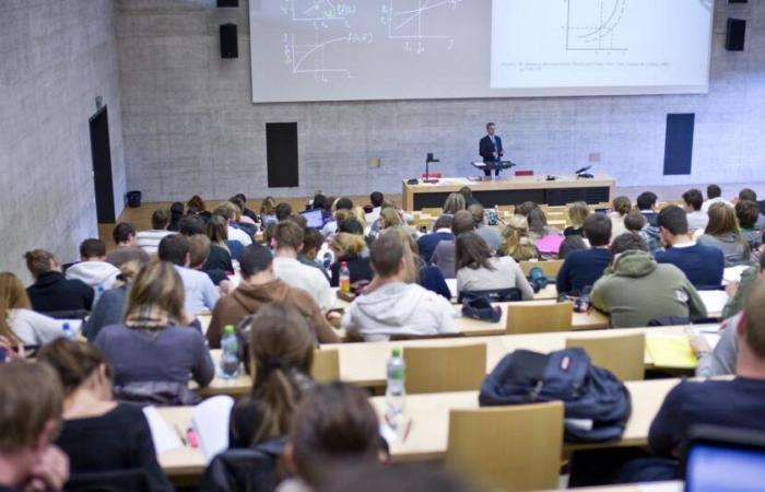 L’Università di Friburgo dovrà risparmiare diversi milioni all’anno – rts.ch