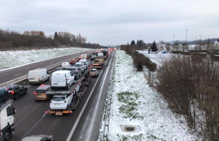 dispiegato un piano di emergenza, velocità ridotta sulle strade