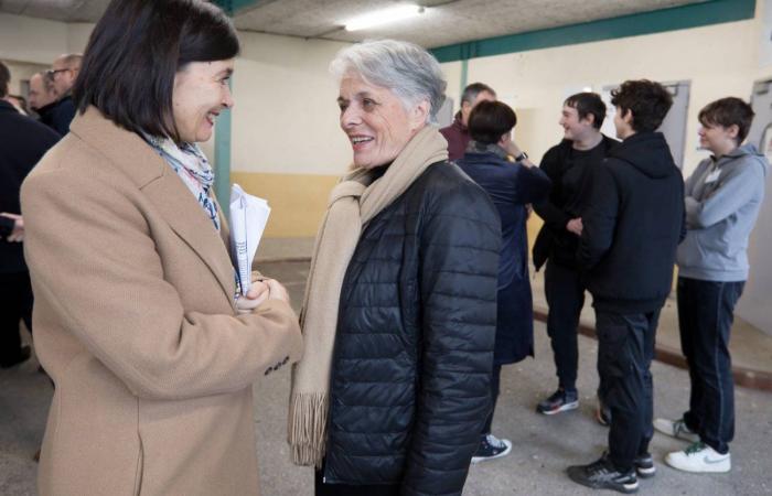 CHENÔVE: Il liceo professionale prende il nome di Roland Carraz