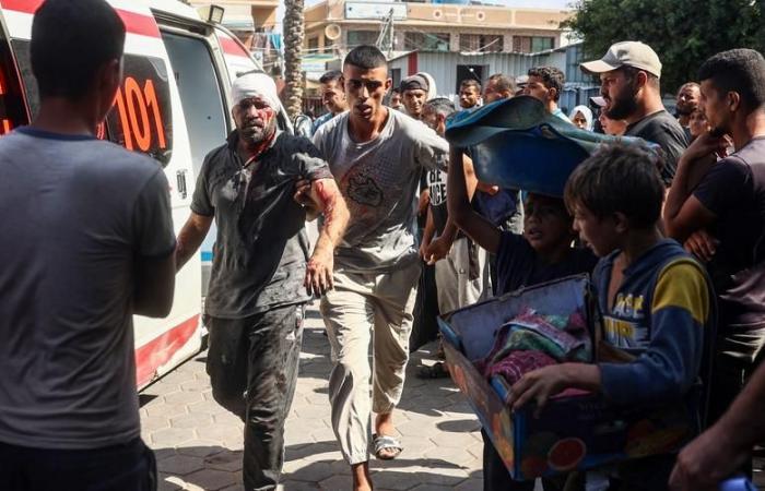 A Gaza l’aeronautica israeliana bombarda anche le ambulanze