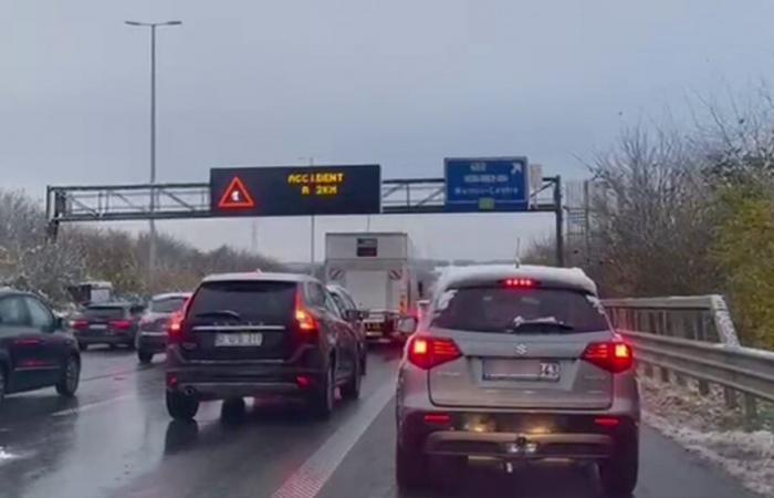 Neve e ghiaccio: numerosi gli incidenti questo giovedì mattina, 485 km di code cumulative