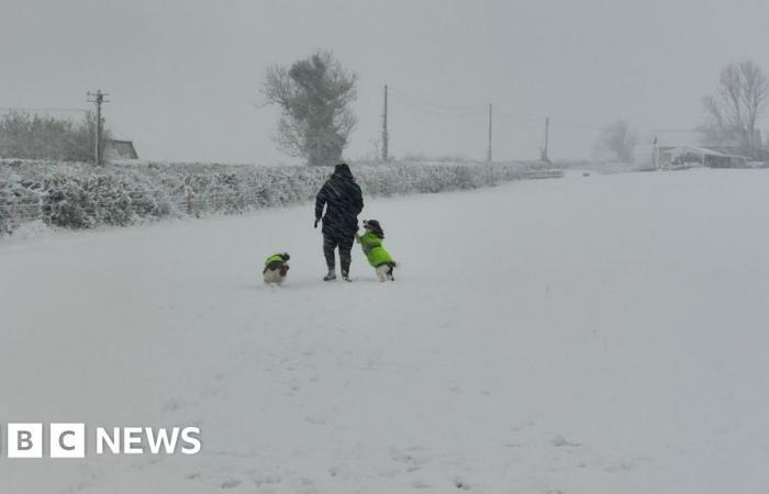 Neve e ghiaccio chiudono le scuole mentre la tempesta Bert incombe