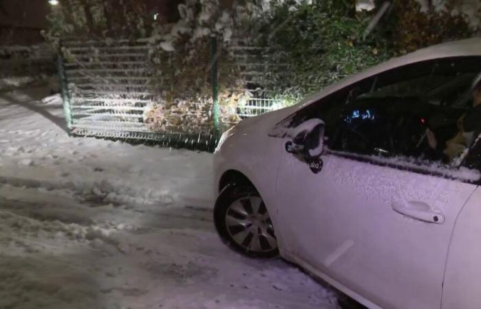 con i trasporti interrotti, i lavoratori si adattano