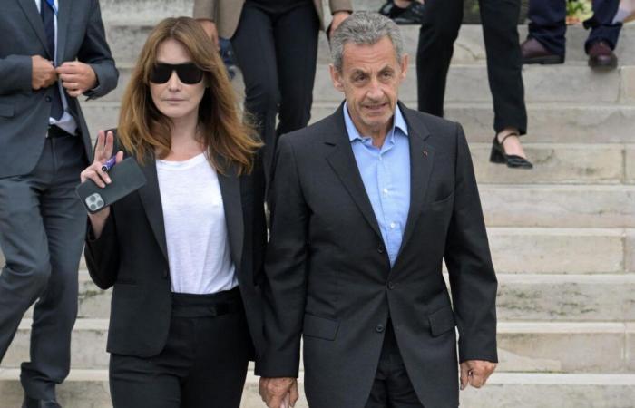 Nell'inchiesta sulla ritrattazione di Ziad Takieddine, Carla Bruni-Sarkozy ammette di aver posseduto un telefono che ha interessato la polizia