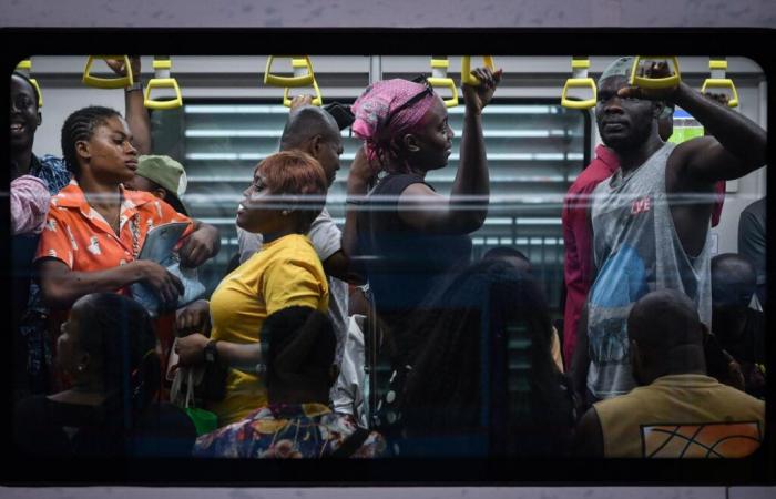 In Nigeria, a bordo della Lagos RER, un lusso raro nell'Africa subsahariana