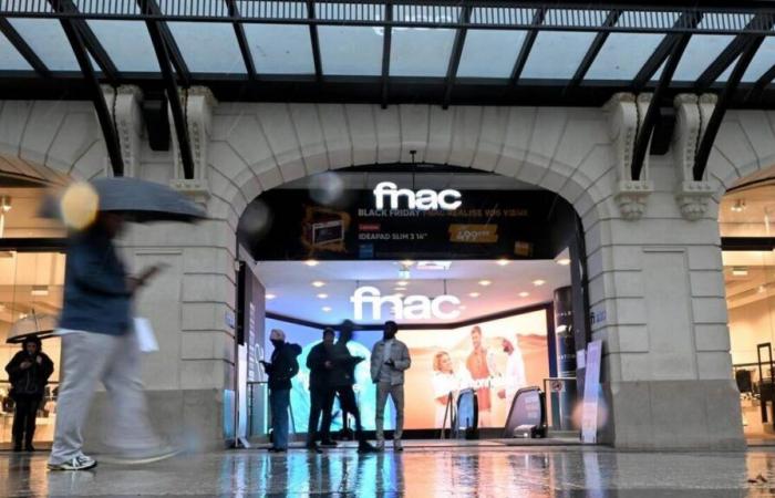 INFORMAZIONI FRANCIA OCCIDENTALE. La Fnac degli Champs-Élysées chiuderà definitivamente il 12 gennaio 2025