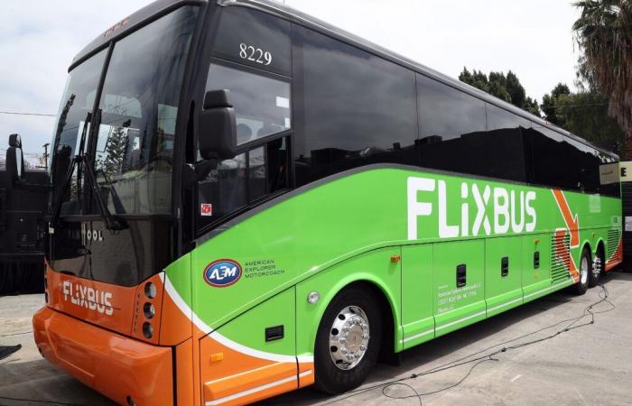 l’angoscia e la rabbia dei passeggeri bloccati in un autobus