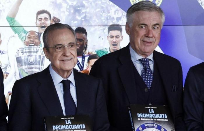 Carlo Ancelotti si inginocchia davanti a Florentino Pérez