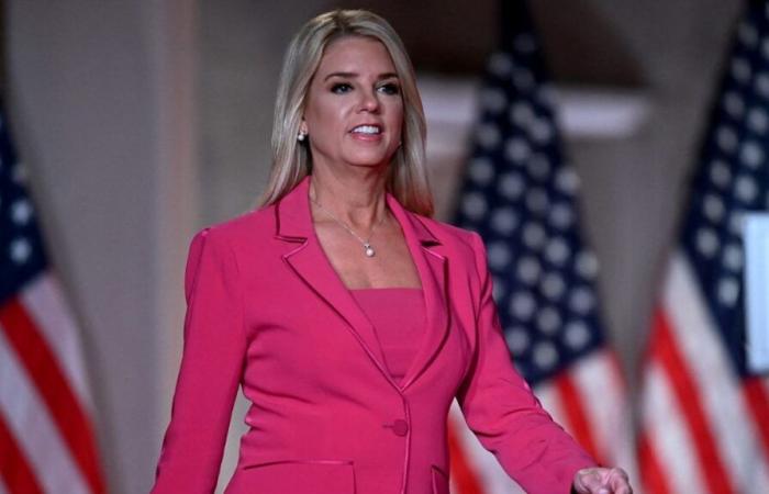 Donald Trump sceglie l'avvocato Pam Bondi per il Dipartimento di Giustizia dopo il ritiro di Matt Gaetz