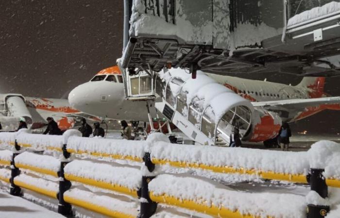 Tempesta Caetano: passeggeri bloccati per più di sette ore su un volo che doveva collegare Basilea-Mulhouse a Tolosa