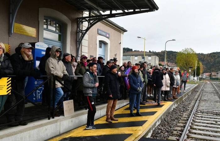 «È fumo negli specchi della gestione»: i ferrovieri temono la chiusura della biglietteria in questa stazione dell'Alta Loira