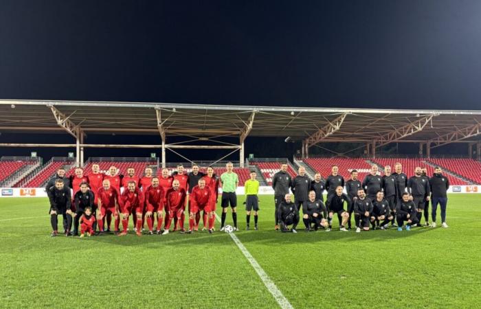 Nîmes Olympique: soci, giocatori e staff riuniti per la prima partita dei soci