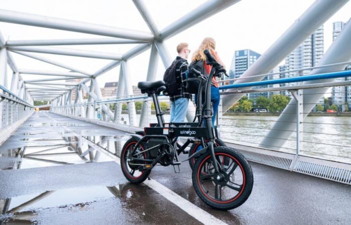 questa bicicletta elettrica pieghevole Windgoo venduta in Francia comporta un rischio di incendio