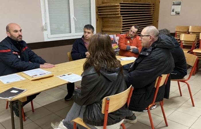 Champey-sur-Moselle. Il centro di emergenza di Pont-à-Mousson si reca sul campo per reclutare vigili del fuoco volontari