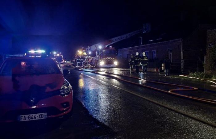 Incendio alla fattoria Duban, evacuata una famiglia