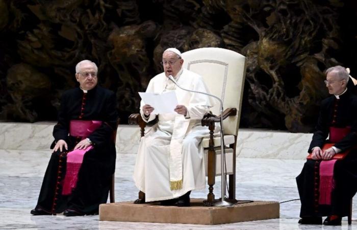 Perché Papa Francesco va in Corsica, ma non a Notre-Dame?