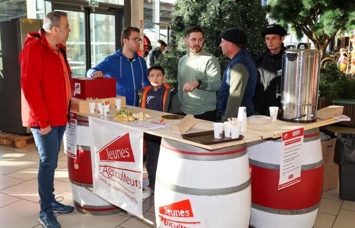 “I consumatori devono capire”, gli agricoltori in missione di sensibilizzazione al supermercato di Sauveterre-de-Guyenne