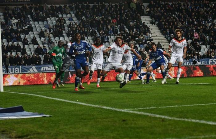 Bastia – Lorient: partita interrotta per oltre 35 minuti per proiettili lanciati contro l'assistente arbitro