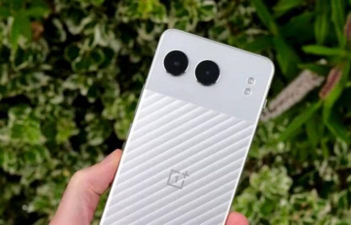 questo smartphone OnePlus valutato 5 su 5 ha un prezzo pazzesco e le azioni stanno crollando