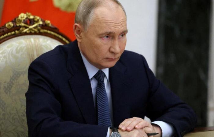 Vladimir Putin firma la legge per cancellare i debiti dei soldati russi