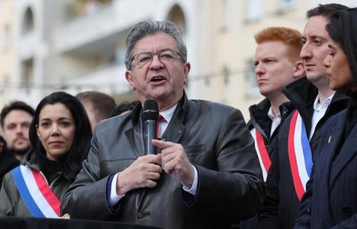 Insoumise la Francia sotto accusa per aver proposto di abrogare il reato di glorificazione del terrorismo