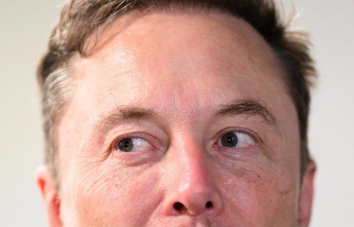 Elon Musk occupa un posto sempre più imbarazzante nel dibattito nazionale britannico