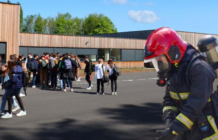 Incendio elettrico domato in un college vicino ad Abbeville: nessun ferito