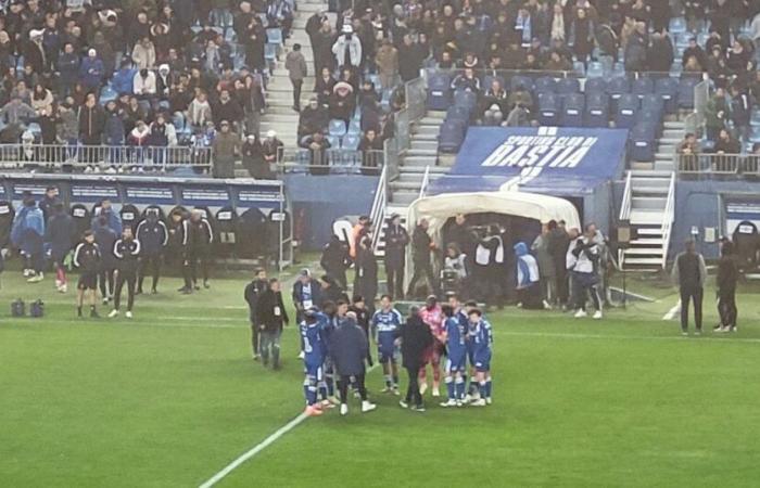 un assistente arbitro preso di mira da proiettili, la partita Bastia-Lorient interrotta