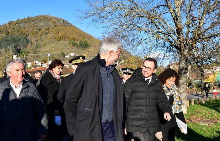 Il ministro degli Interni ha concluso la sua visita alla città devastata dall'alluvione del 17 ottobre nell'Alta Loira