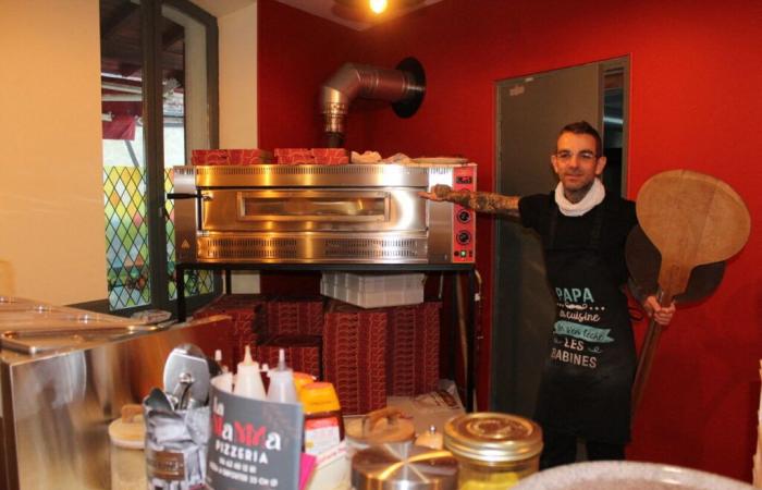 nel cuore della cittadina di Maurs è aperta una pizzeria