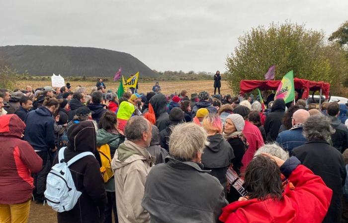 Contro l'ampliamento della miniera di Glomel, la protesta sta guadagnando slancio