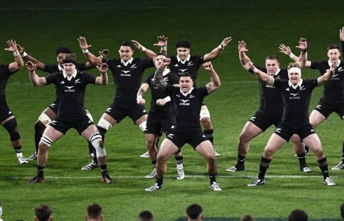 immagini della Haka degli All Blacks in Italia