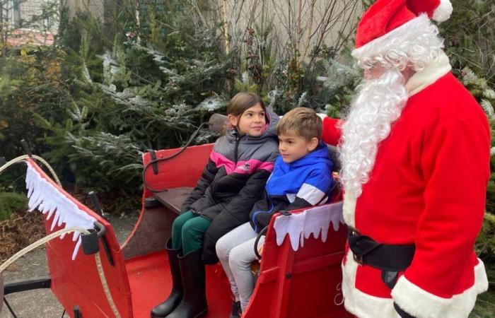 IN FOTO – Nella Creuse, la “tradizione” del mercatino di Natale di Crocq