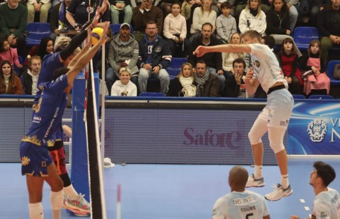 un successo convincente del Tours VB a Nizza