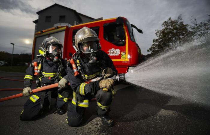 Ventiquattr'ore dopo l'incendio, ritrovato un corpo tra le macerie di una casa a Carrouges