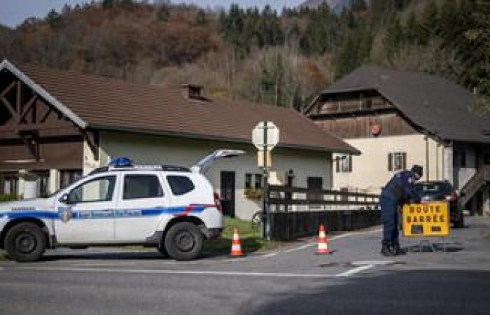 una banda di bambini semina il terrore in un villaggio svizzero