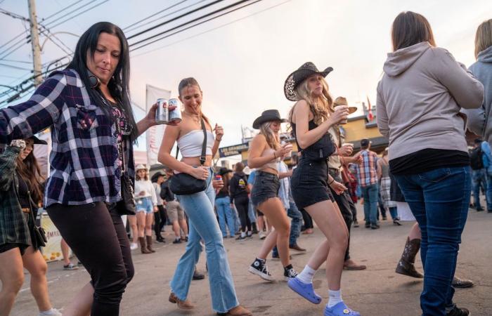 La febbre della danza country colpisce Sainte-Cécile-de-Milton